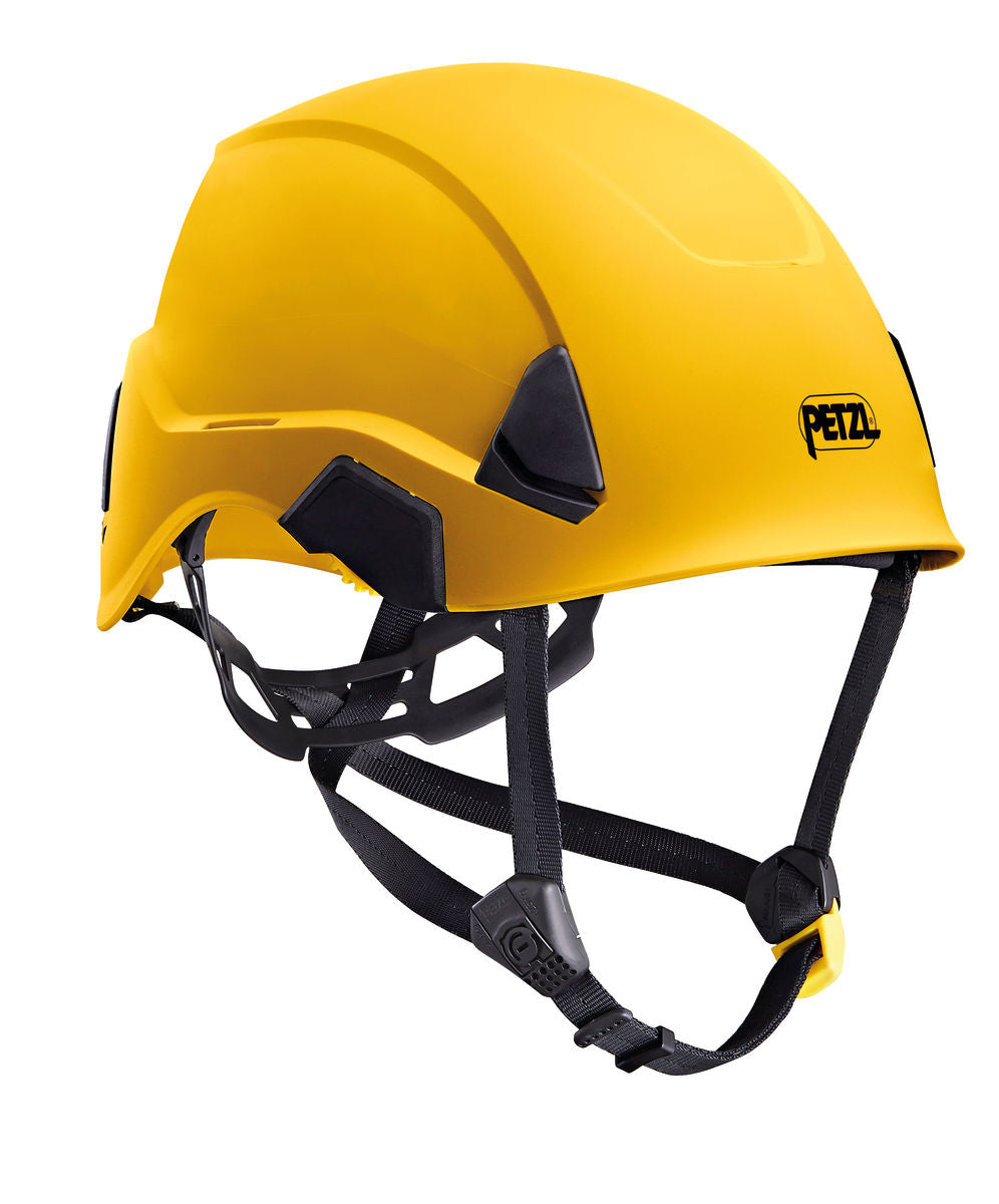 The Petzl STRATO helmet is very lightweight and comfortable, thanks to its CENTERFIT and FLIP&FIT systems, which guarantee that the helmet fits securely on the head. The adjustable-strength chinstrap makes it ideal for both work at height and on the ground.